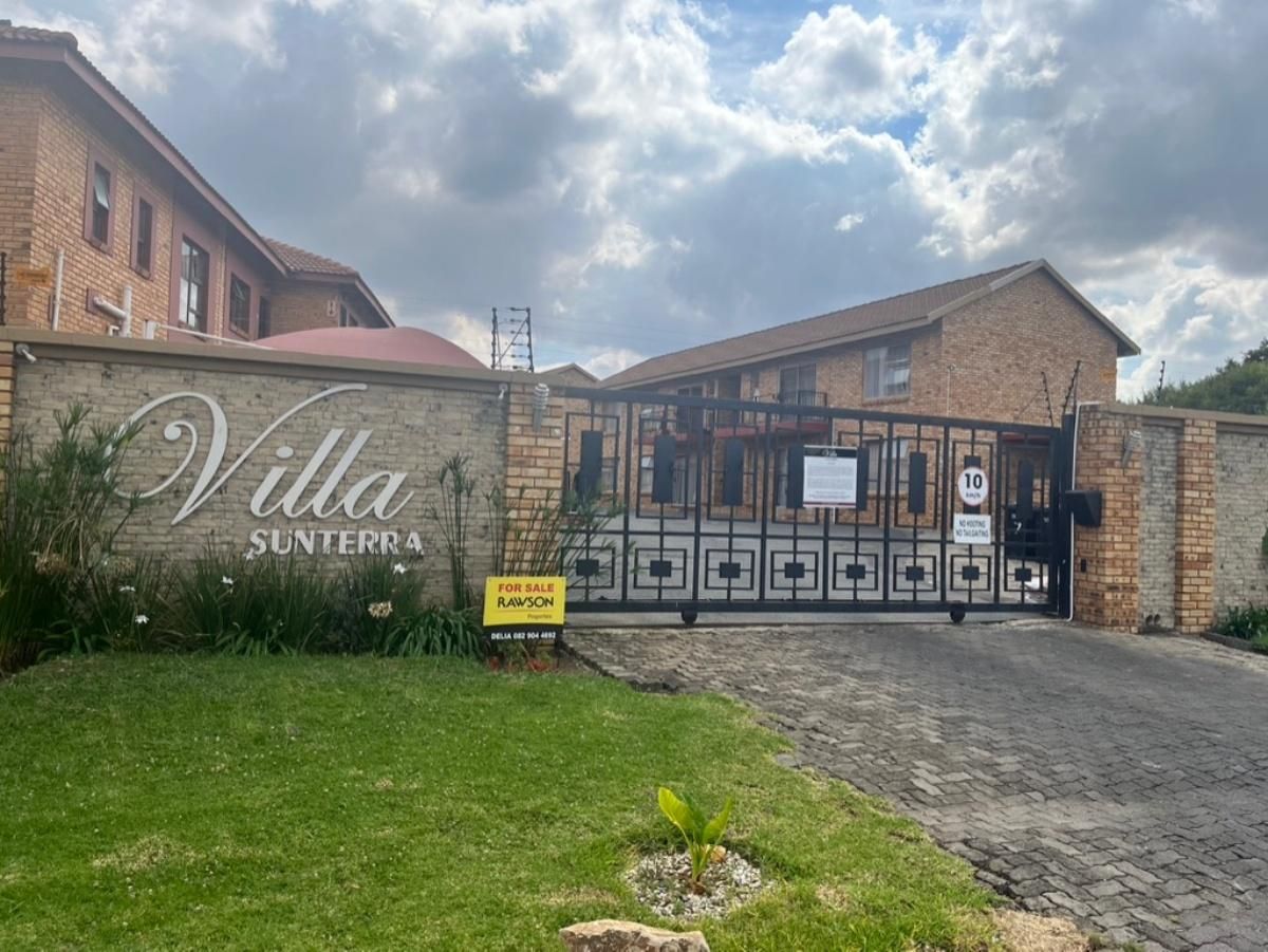 2 Bedroom townhouse sectional to rent in Brackendowns, Alberton