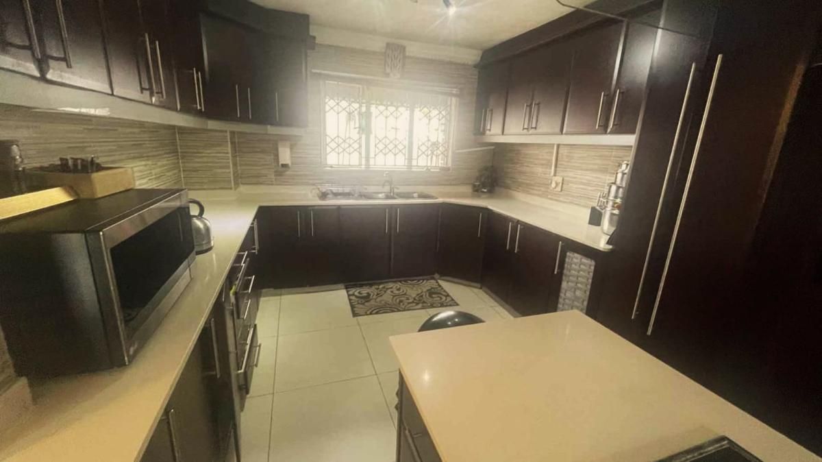 3 Bedroom house for sale in Clayfield, Phoenix