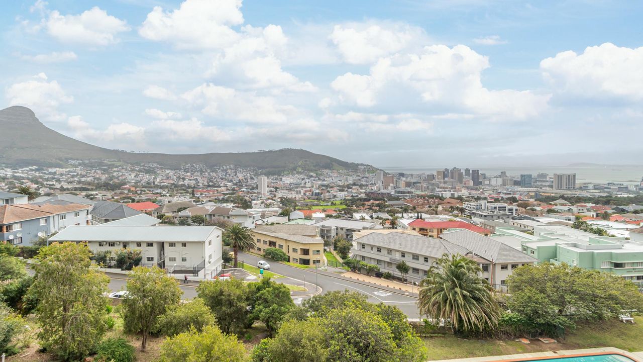 2 Bedroom apartment to rent in Vredehoek, Cape Town