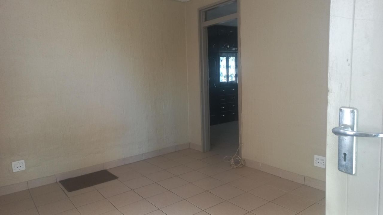1 Bedroom bachelor flat for sale in Caneside, Phoenix
