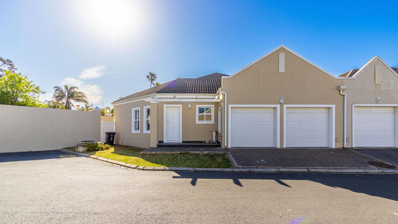 2 Bedroom house for sale in De Zoete Inval, Paarl