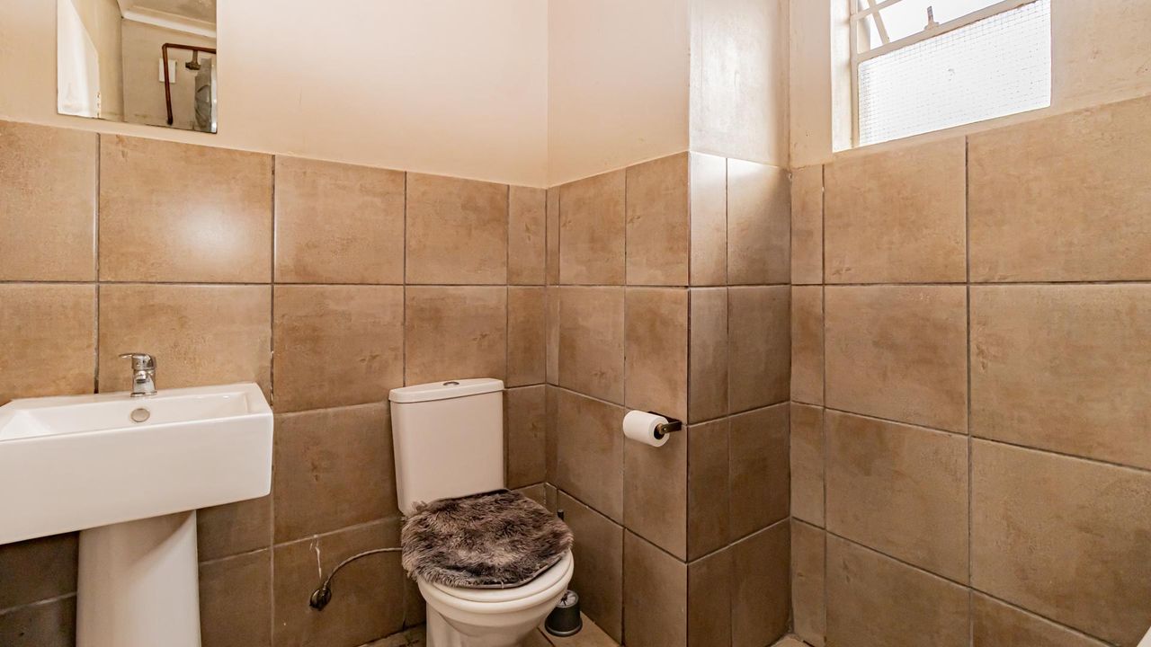 2 Bedroom apartment for sale in Fleurhof, Roodepoort