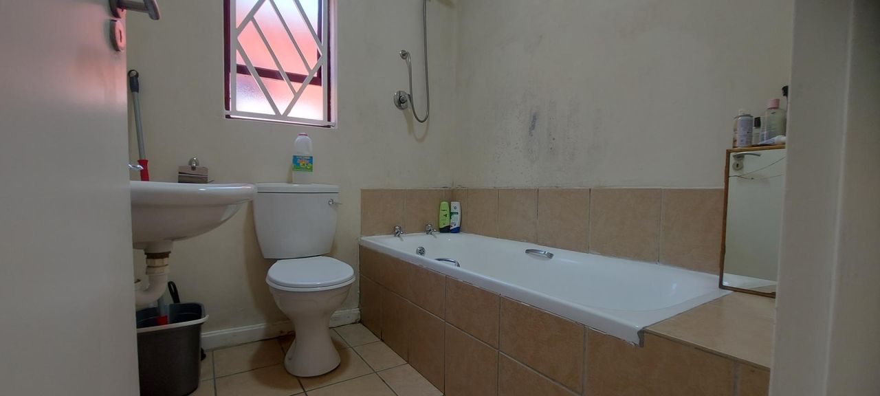 2 Bedroom house for sale in New Woodlands, Mitchells Plain