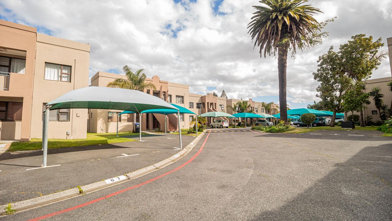 1 Bedroom apartment for sale in Oakglen, Bellville