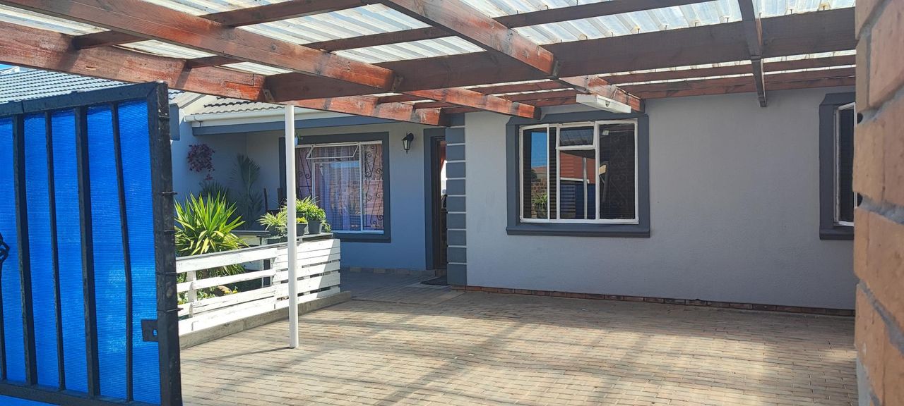 5 Bedroom house for sale in Strandfontein, Mitchells Plain