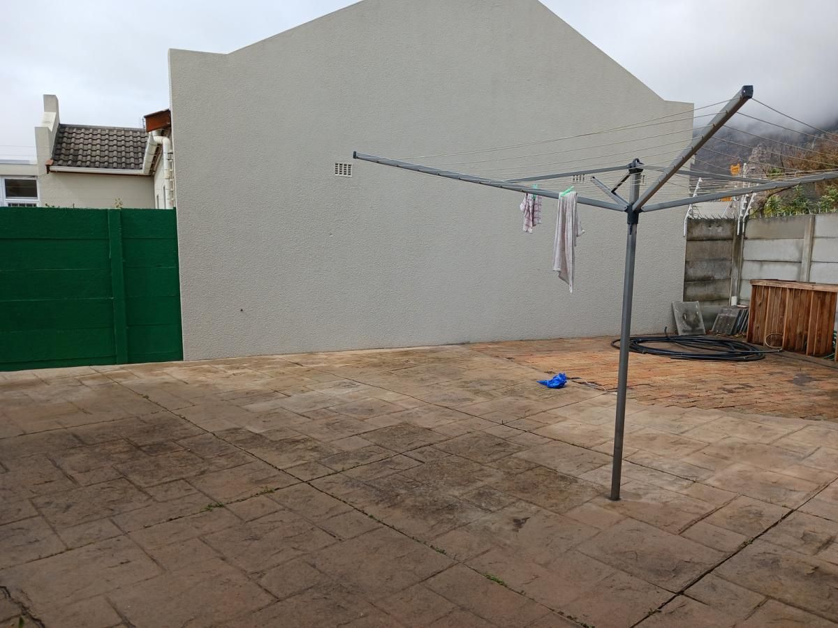 3 Bedroom cottage rented in Kirstenhof, Cape Town