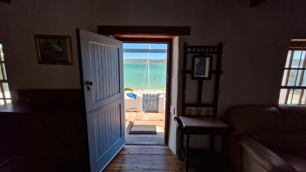 3 Bedroom house for sale in Middedorp, Langebaan