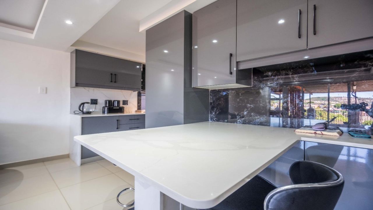 4 Bedroom house for sale in Stonebridge, Phoenix