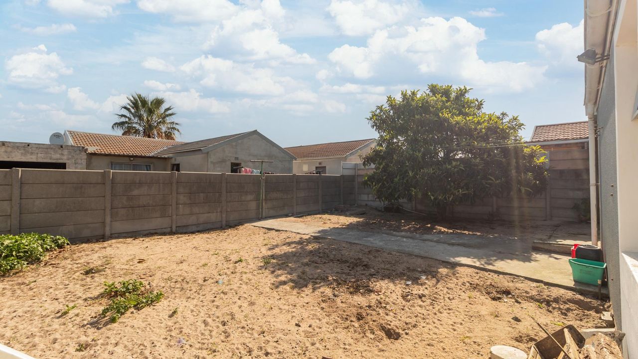 2 Bedroom house for sale in Electric City, Eersterivier