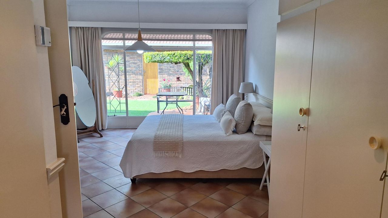 4 Bedroom duplex townhouse sectional for sale in Fairland, Randburg