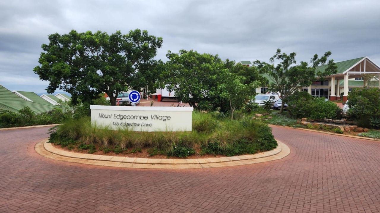 2 Bedroom townhouse sectional for sale in Mount Retirement