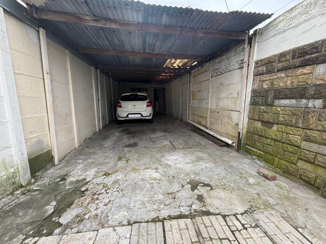 2 Bedroom for sale in Newfields, Cape Town