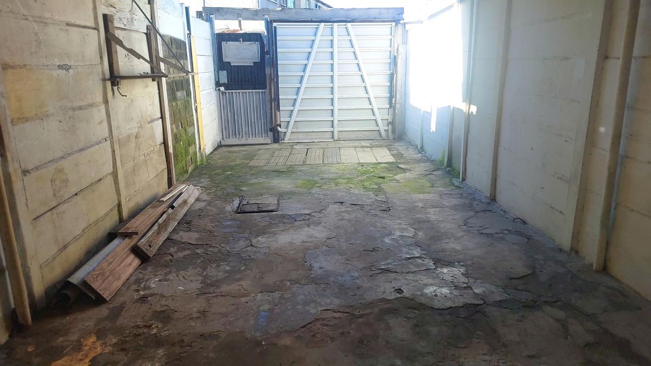 2 Bedroom for sale in Newfields, Cape Town