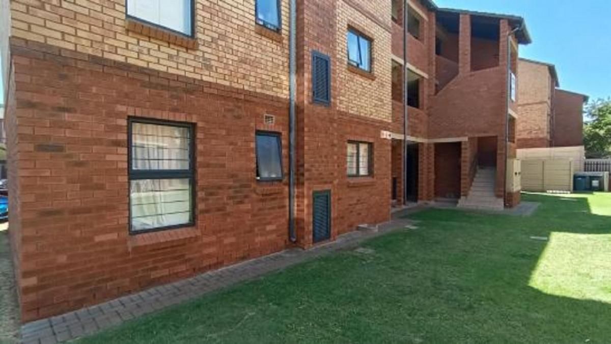 2 Bedroom duplex townhouse sectional for sale in Mooikloof, Pretoria