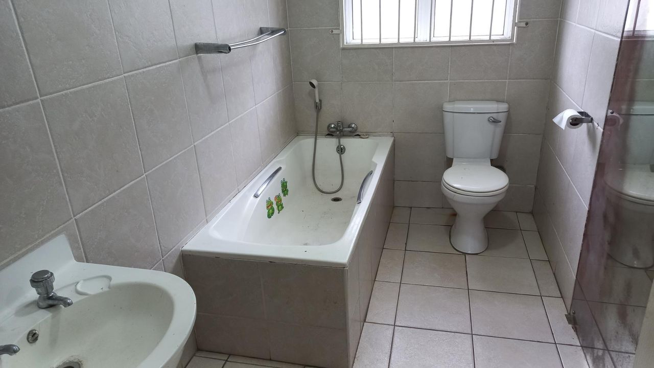 5 Bedroom house to rent in Bluff, Durban