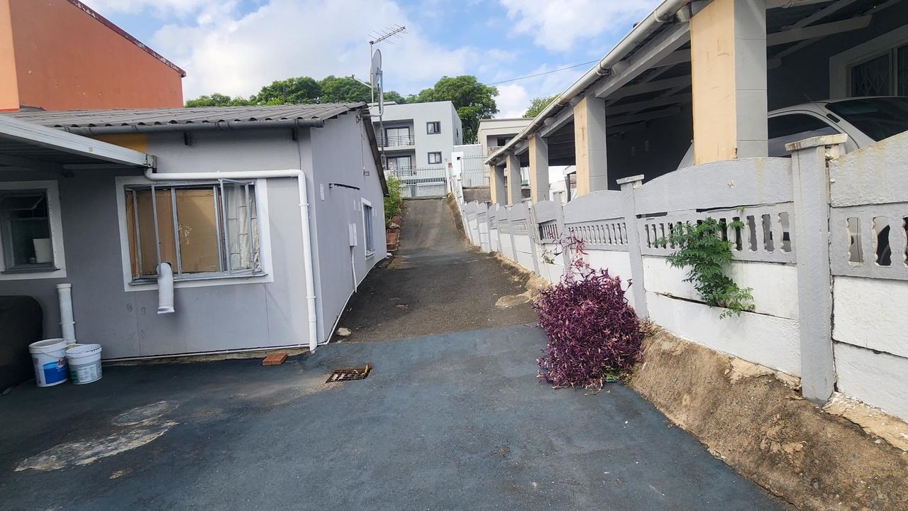 3 Bedroom semidetached for sale in Forest Haven, Phoenix