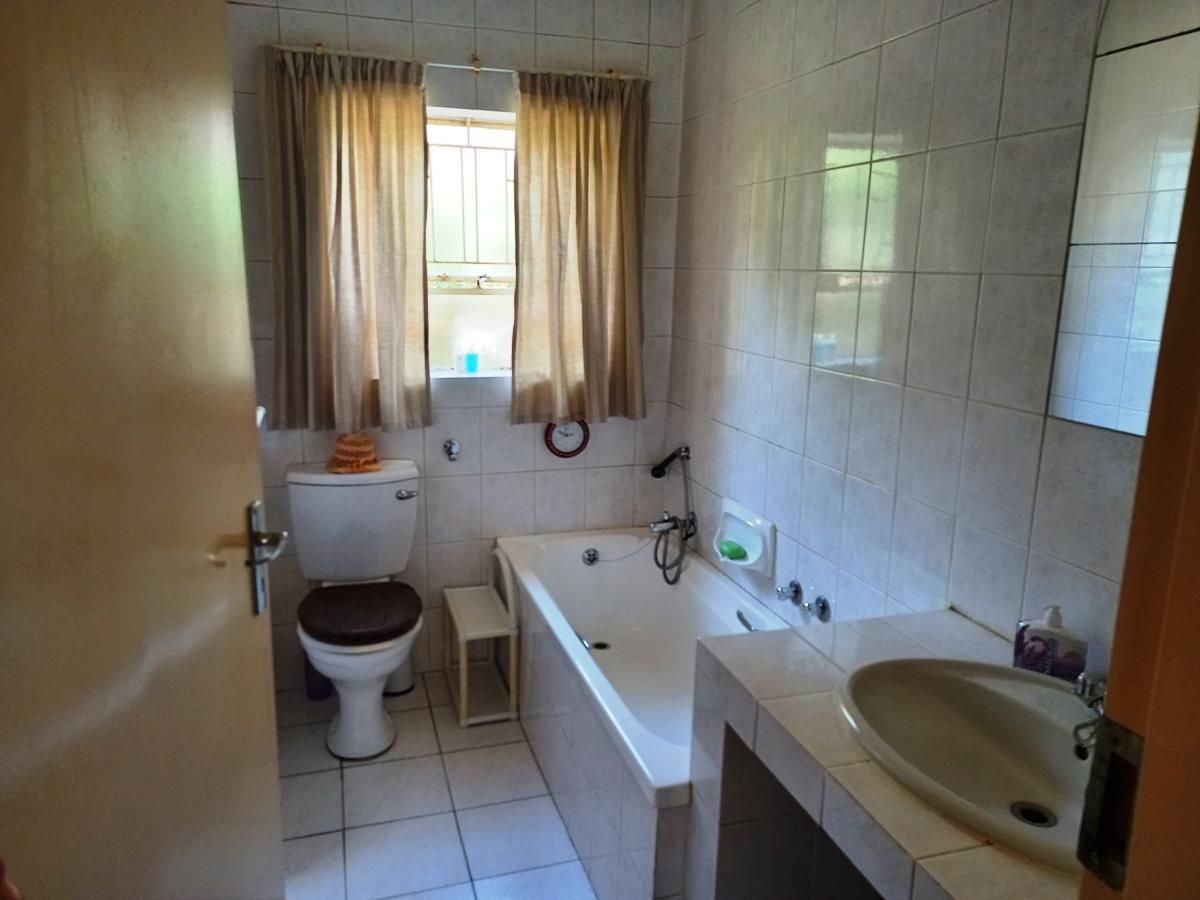 3 Bedroom townhouse sectional for sale in Croydon, Kempton Park