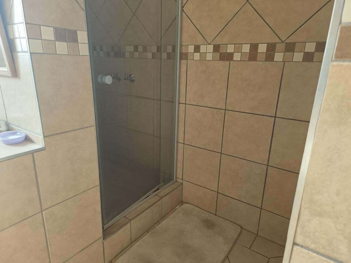 9 Bedroom smallholding for sale in Heatherdale AH, Akasia