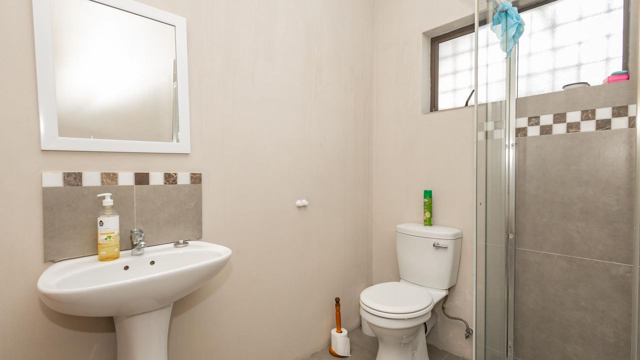 3 Bedroom house for sale in Kenwyn, Cape Town