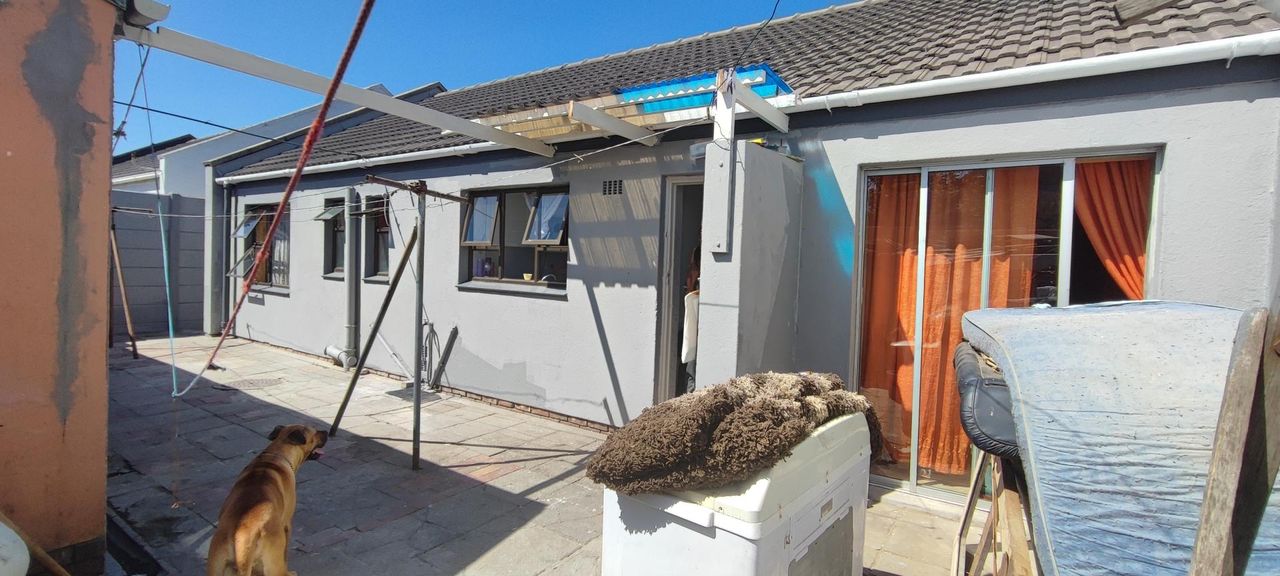 5 Bedroom house for sale in Strandfontein, Mitchells Plain
