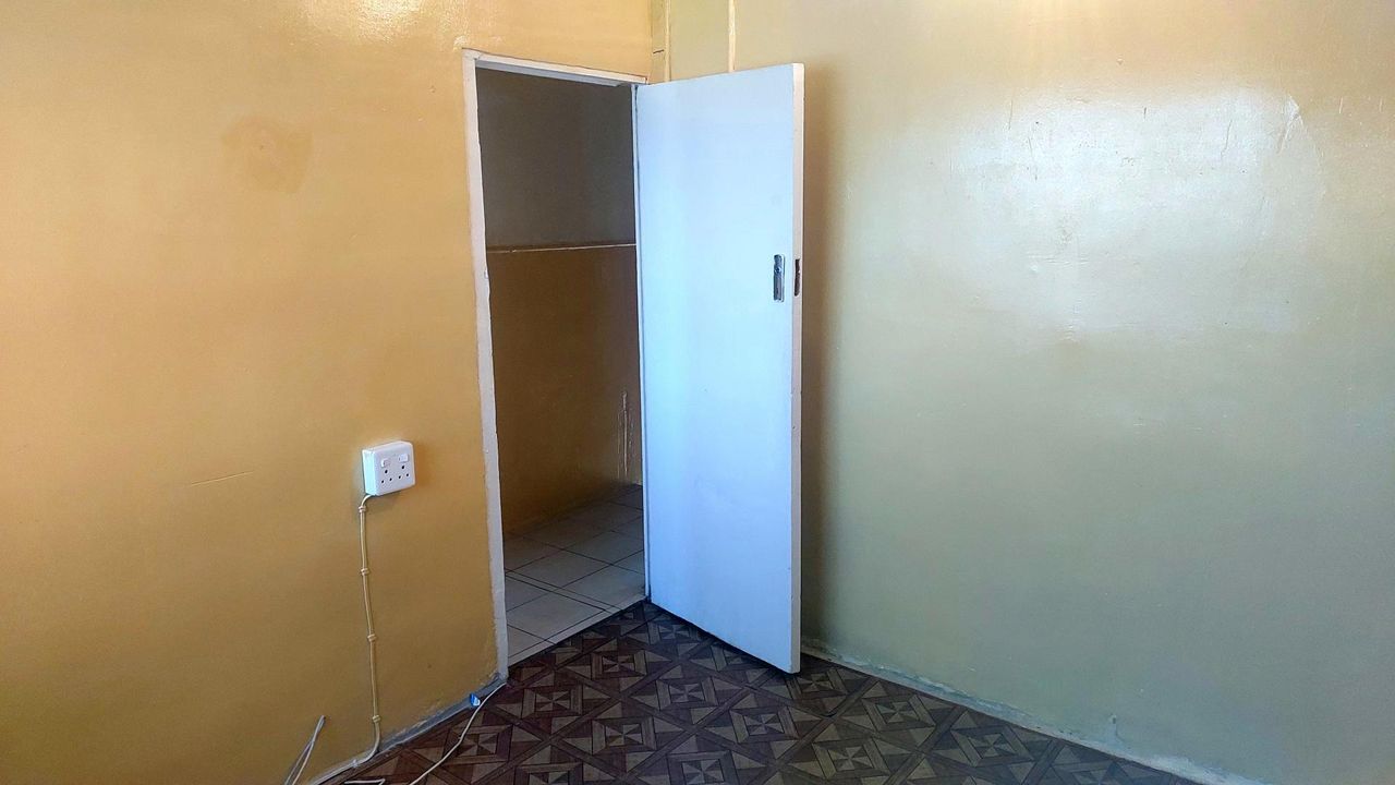 2 Bedroom for sale in Newfields, Cape Town