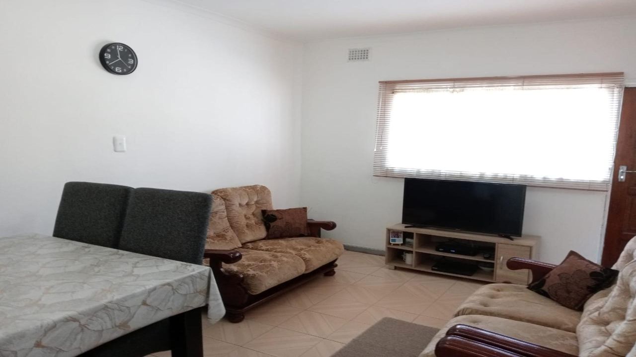 2 Bedroom house for sale in Montford, Chatsworth