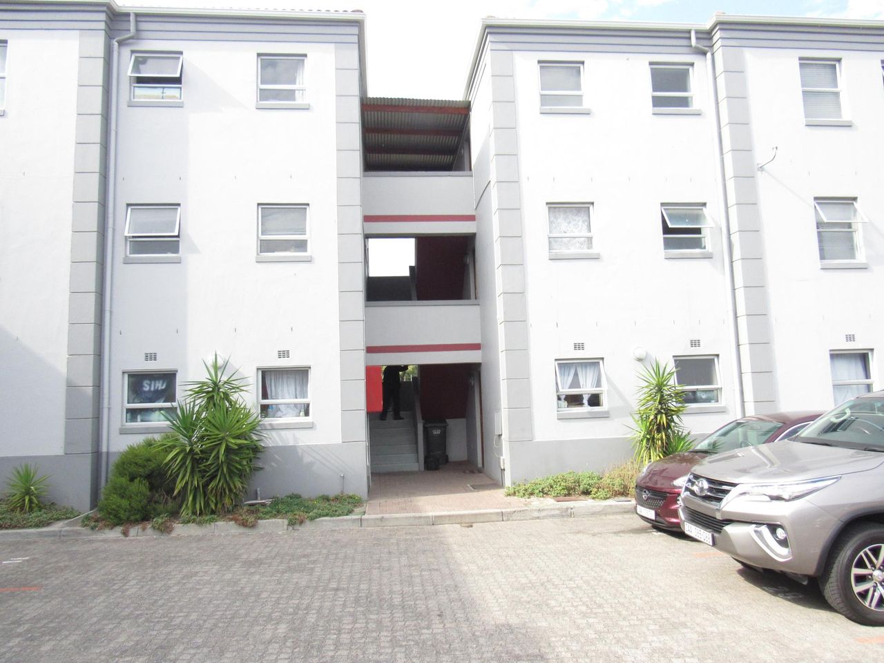 2 Bedroom apartment for sale in Lansdowne, Cape Town