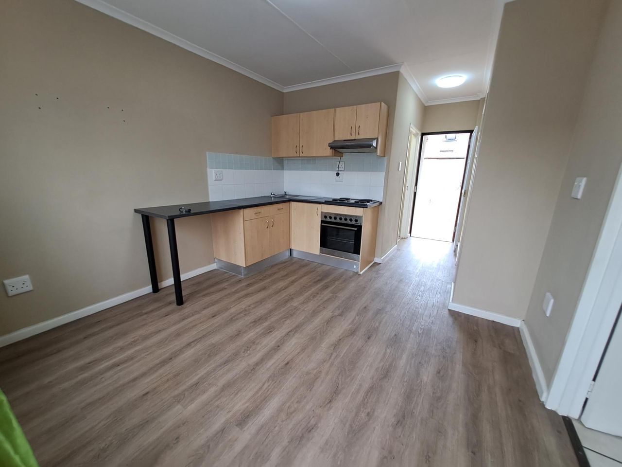 2 Bedroom house rented in Pelican Park, Cape Town