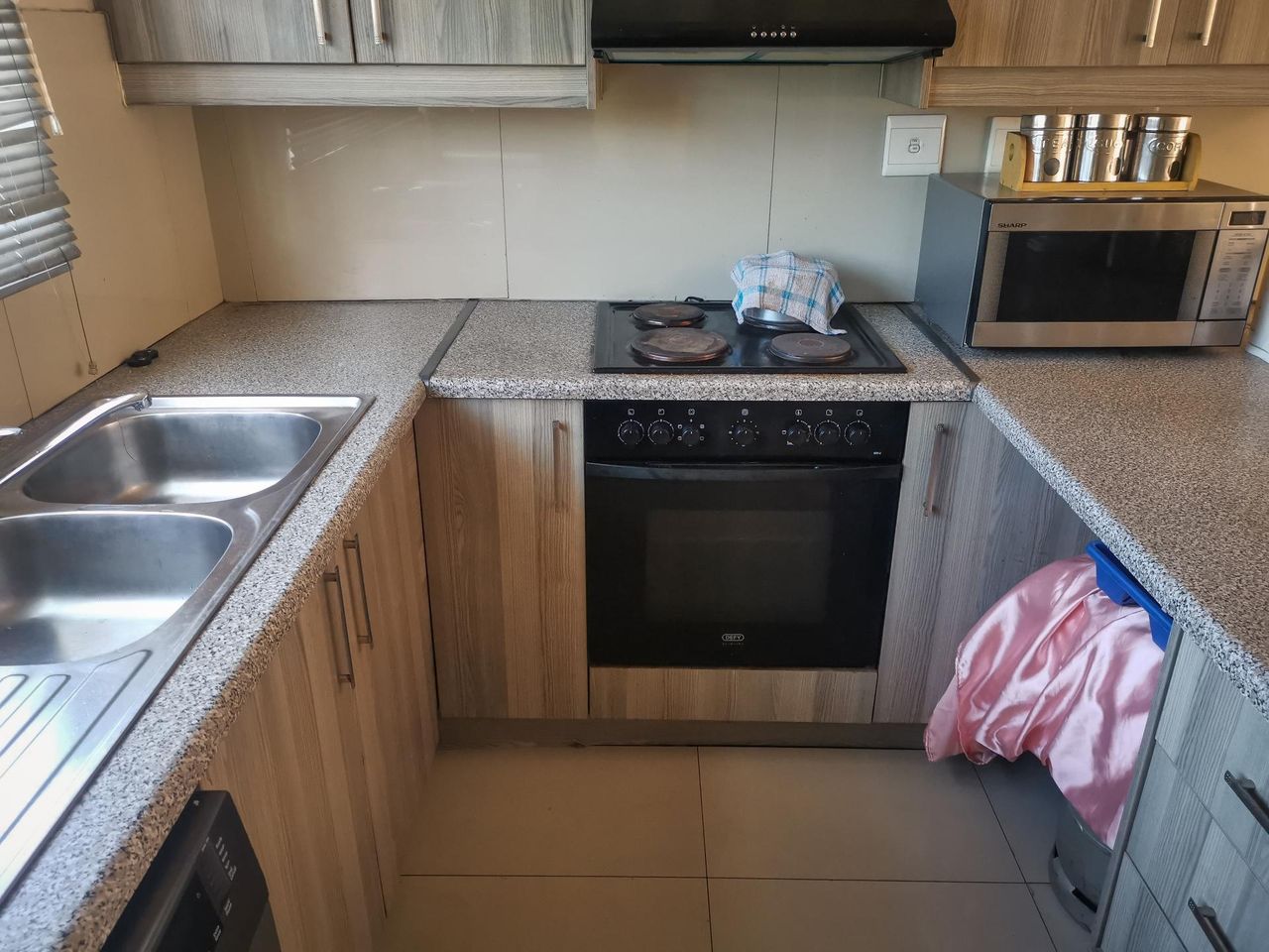 2 Bedroom semidetached to rent in Southfield, Cape Town