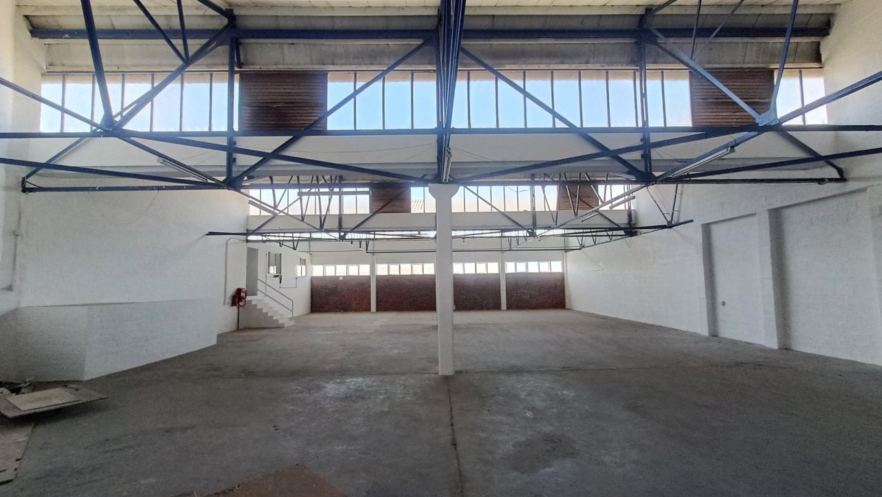 Warehouse to let in Paarden Eiland, Cape Town