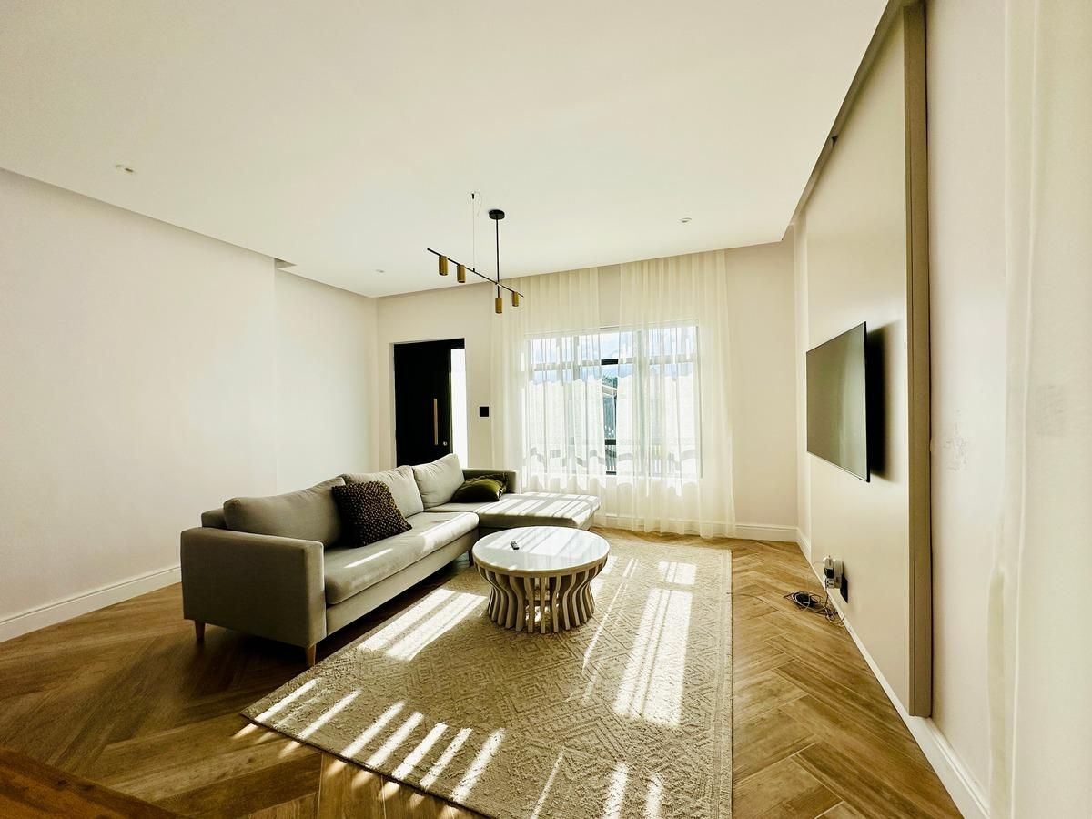 4 Bedroom house rented in Crawford, Cape Town