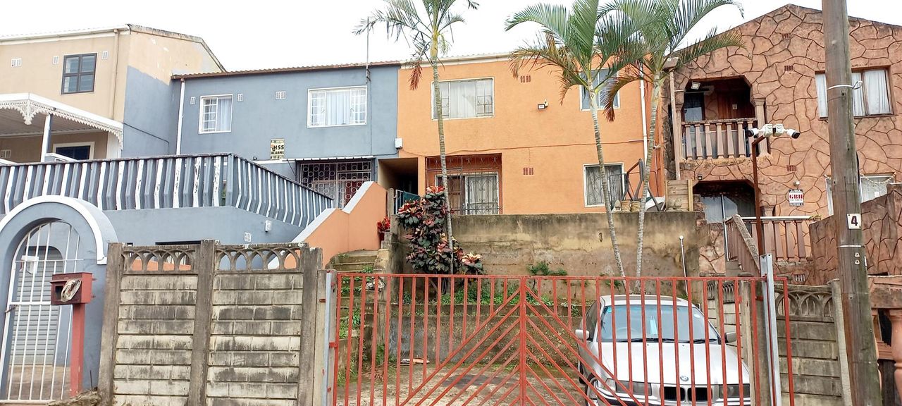 3 Bedroom duplex townhouse freehold for sale in Whetstone, Phoenix