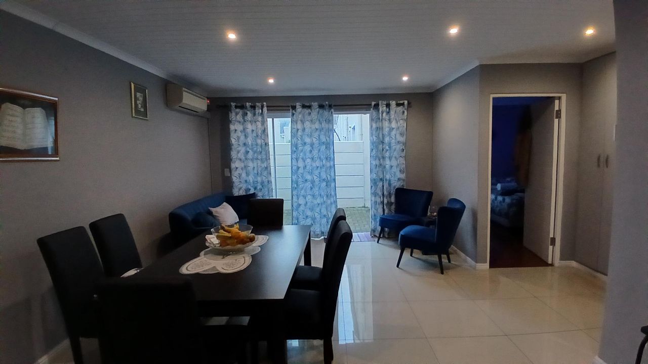 2 Bedroom house for sale in Ottery, Cape Town