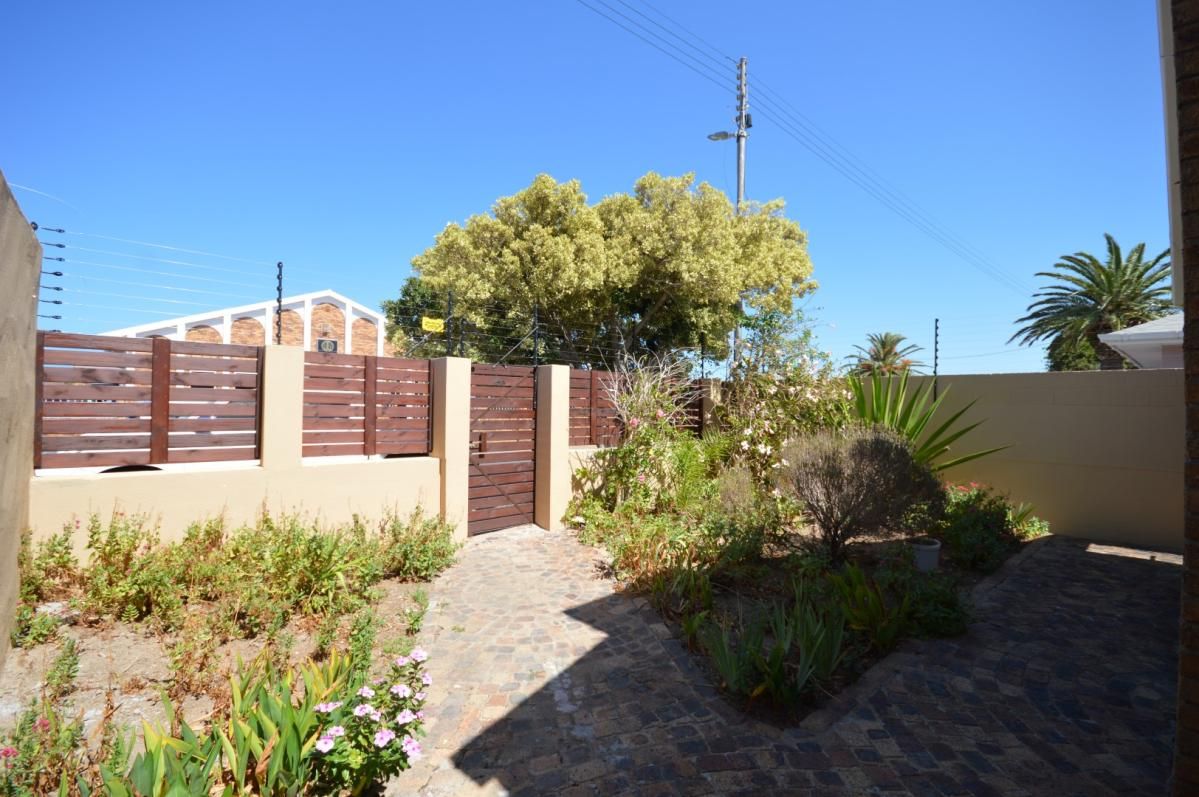 3 Bedroom house for sale in Rusthof, Strand