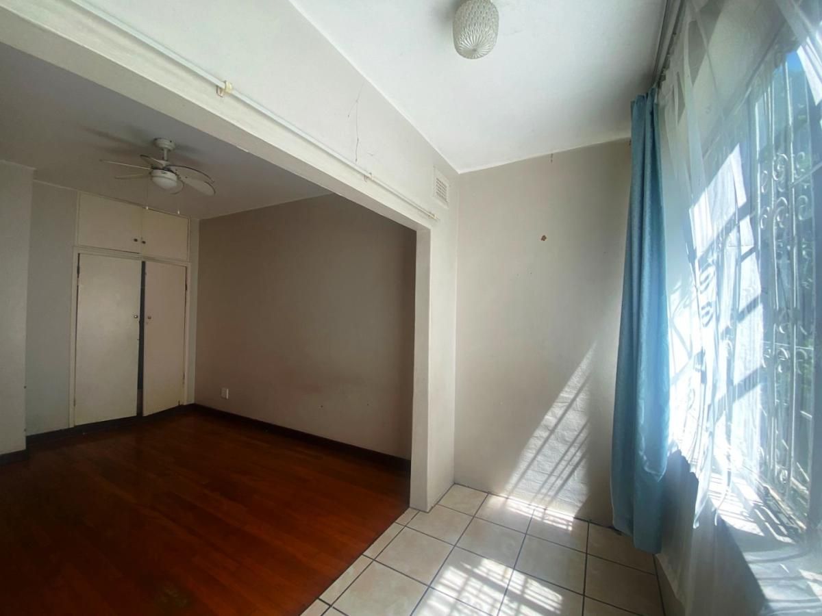 2 Bedroom apartment for sale in Montclair, Durban