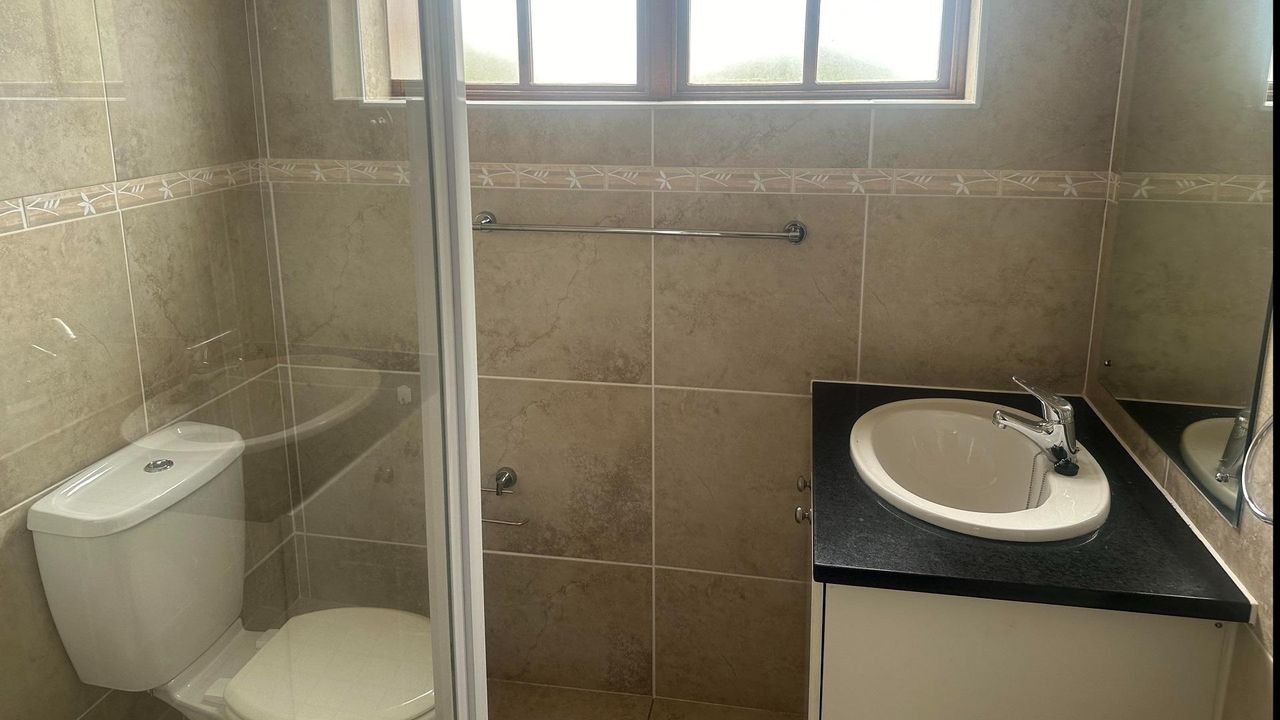 3 Bedroom duplex townhouse freehold for sale in Kirstenhof, Cape Town