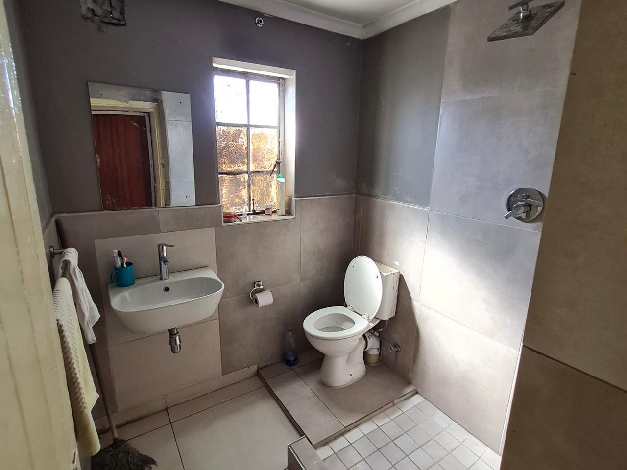 4 Bedroom house for sale in Bridgetown, Cape Town