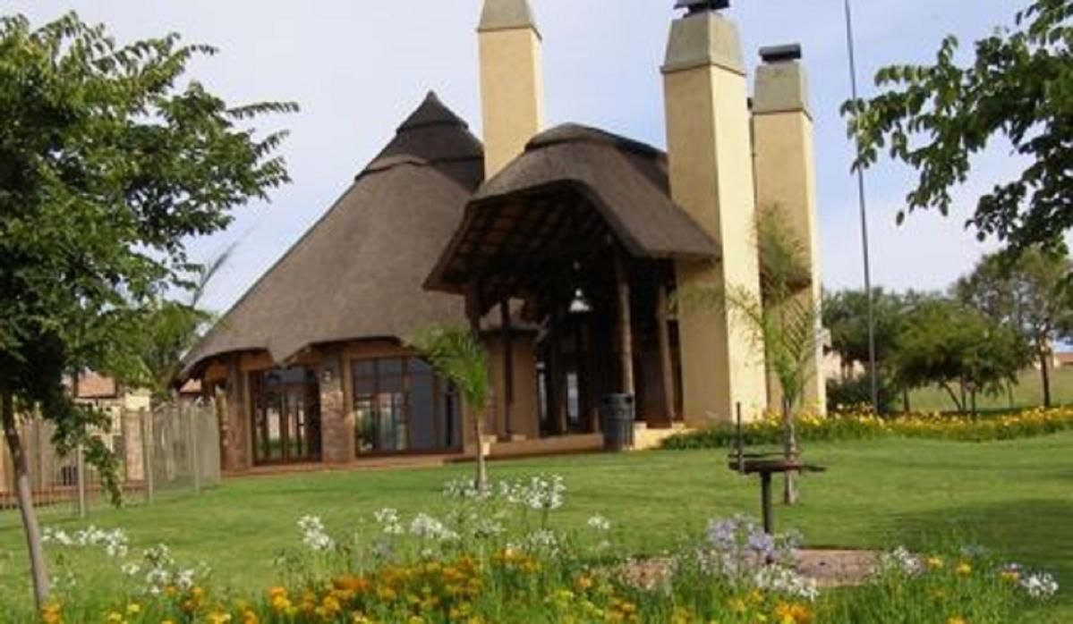 2 Bedroom duplex townhouse sectional for sale in Mooikloof, Pretoria