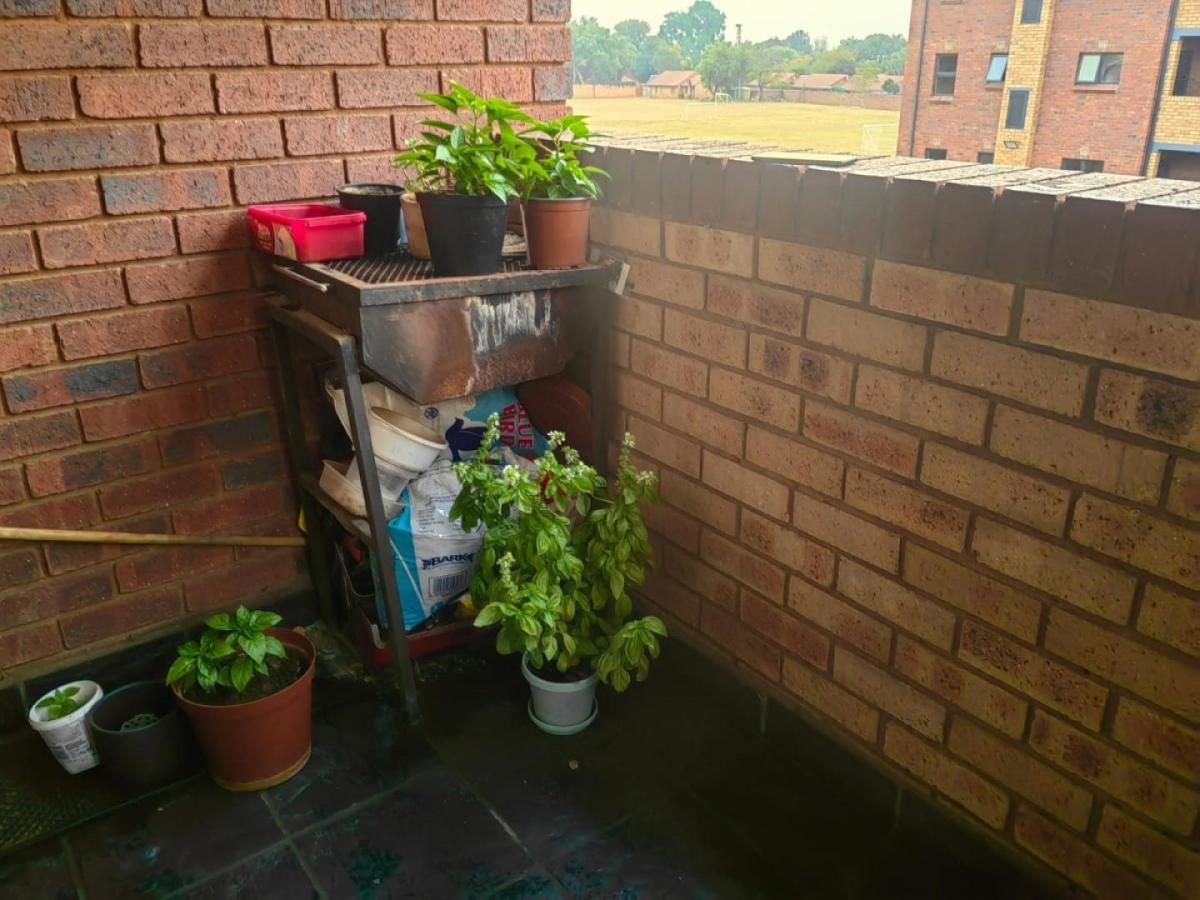 2 Bedroom townhouse sectional to rent in La Montagne, Pretoria