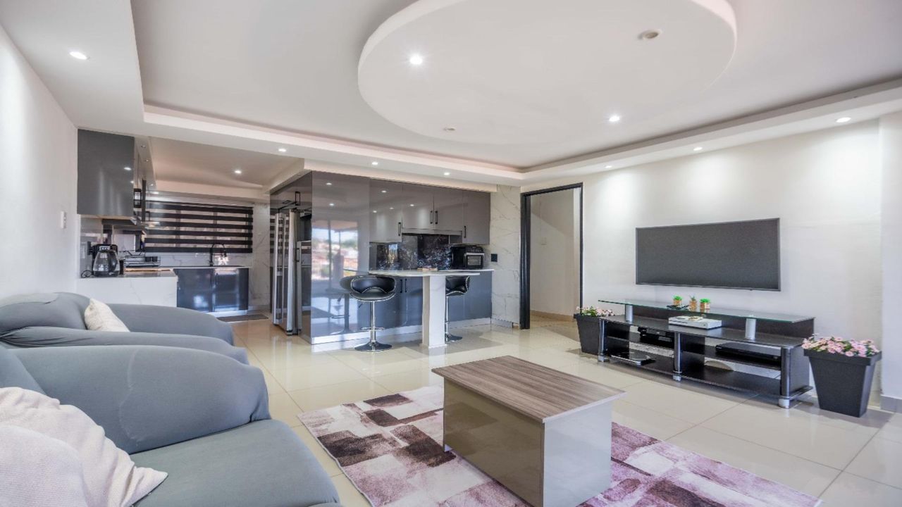 4 Bedroom house for sale in Stonebridge, Phoenix