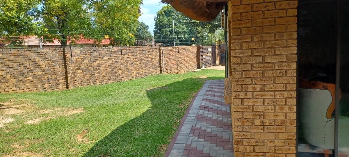 4 Bedroom house for sale in Crystal Park, Benoni