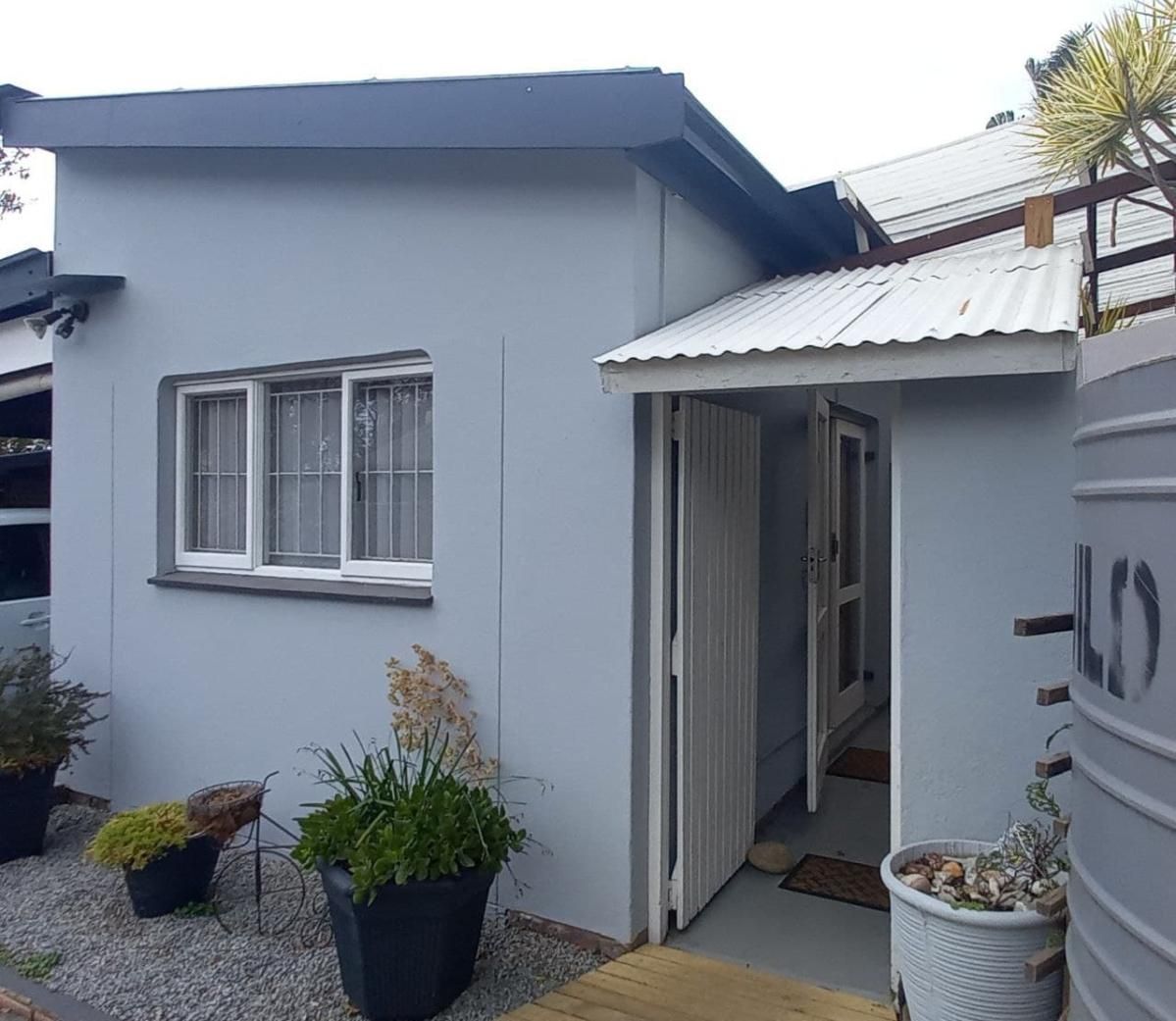 1 Bedroom bachelor apartment to rent in Denneoord,