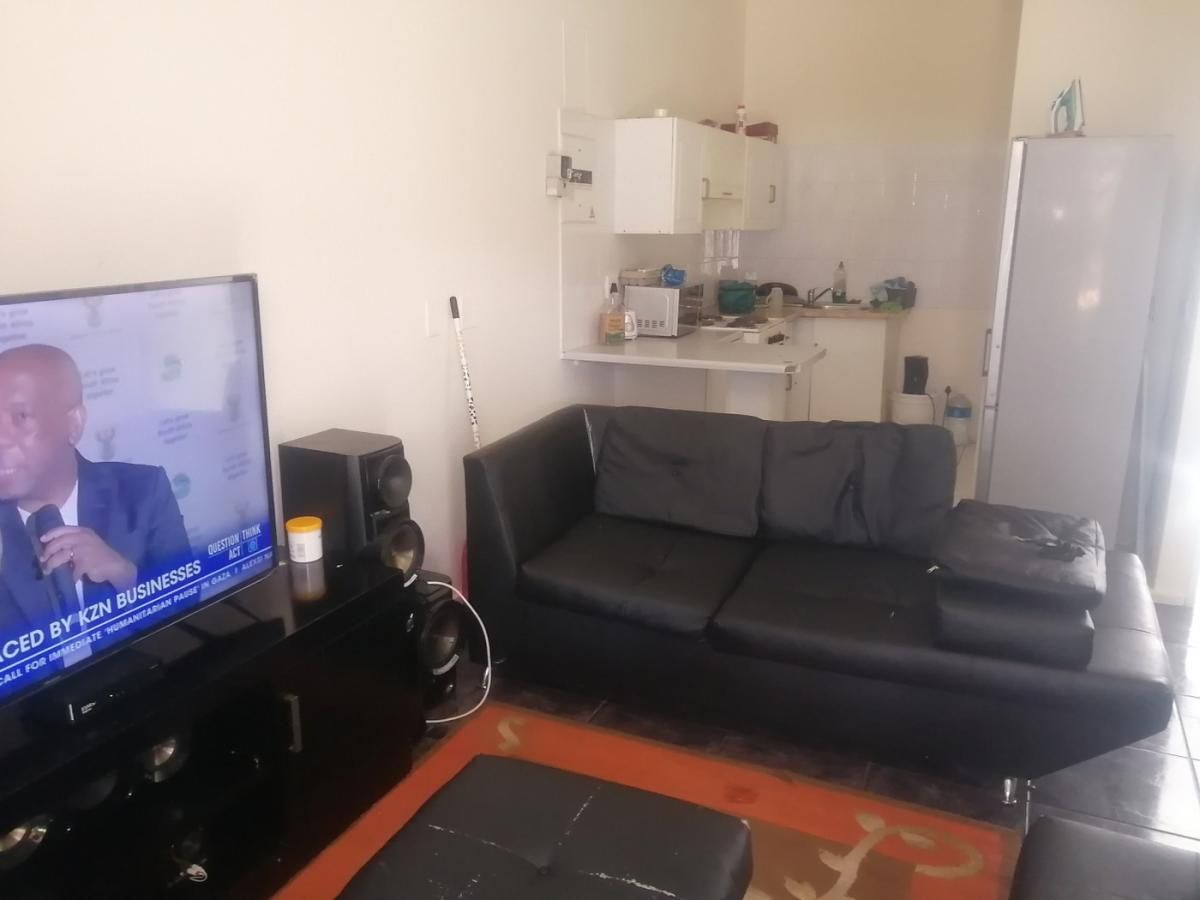 2 Bedroom townhouse sectional for sale in Ridgeway, Johannesburg