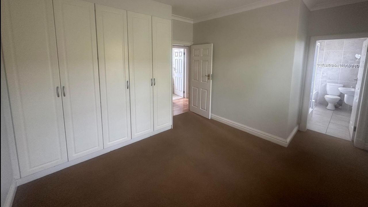 3 Bedroom duplex townhouse freehold for sale in Kirstenhof, Cape Town