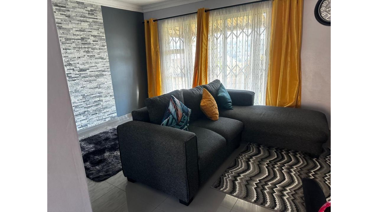 3 Bedroom duplex townhouse sectional to rent in Bluff, Durban