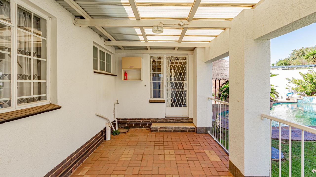 3 Bedroom house sold in Croydon, Kempton Park