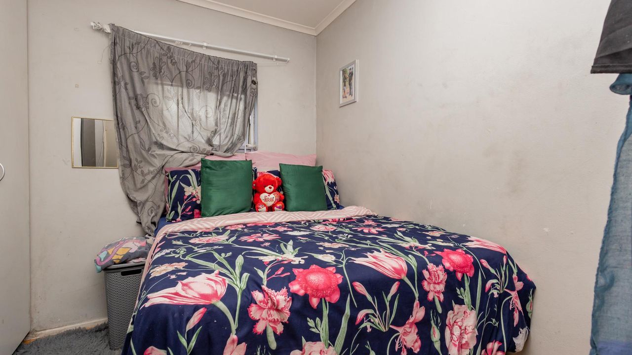 3 Bedroom apartment for sale in Maitland, Cape Town