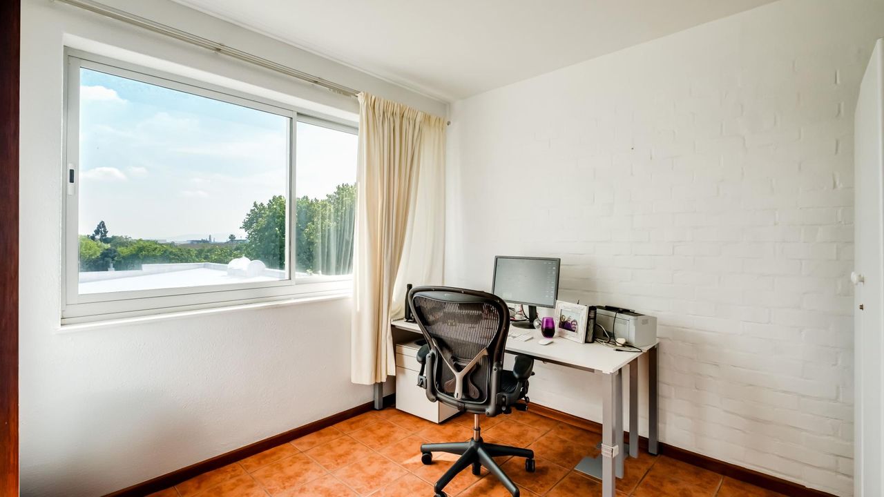 2 Bedroom apartment for sale in Newlands, Cape Town