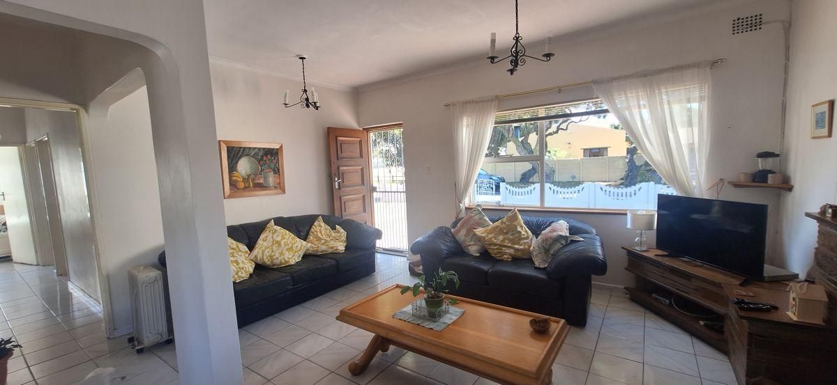 3 Bedroom house for sale in Bothasig, Milnerton