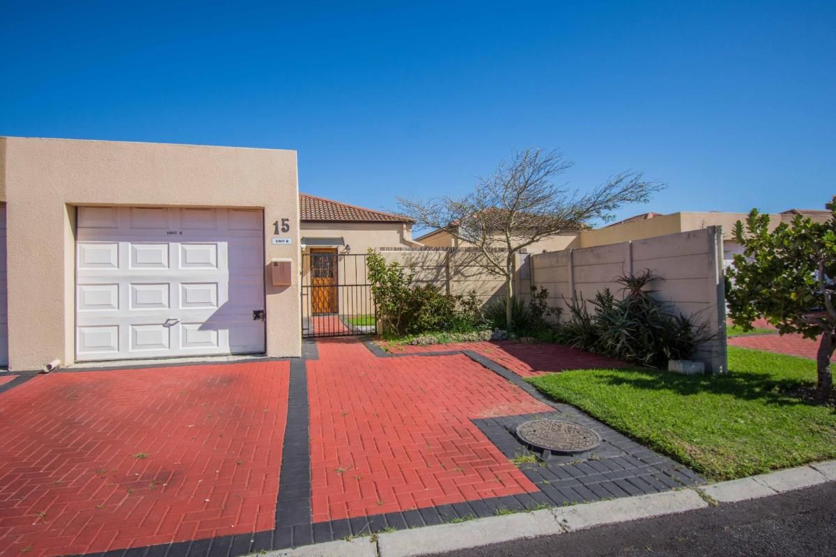 2 Bedroom house for sale in Admirals Park, Gordons Bay